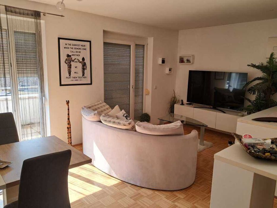 Дава се под наем Двустаен апартамент в София, Зона Б-5 - 65 кв.м за 561 € - Снимка #1