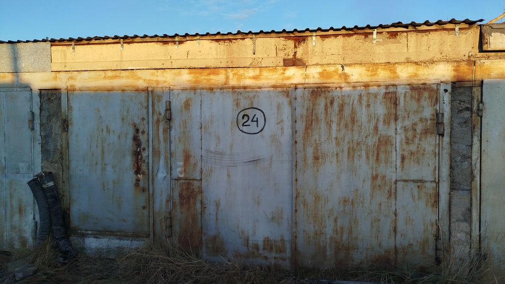 Продам ГАРАЖ. Капитальный гараж. 4-я гаражная группа. Номер 24