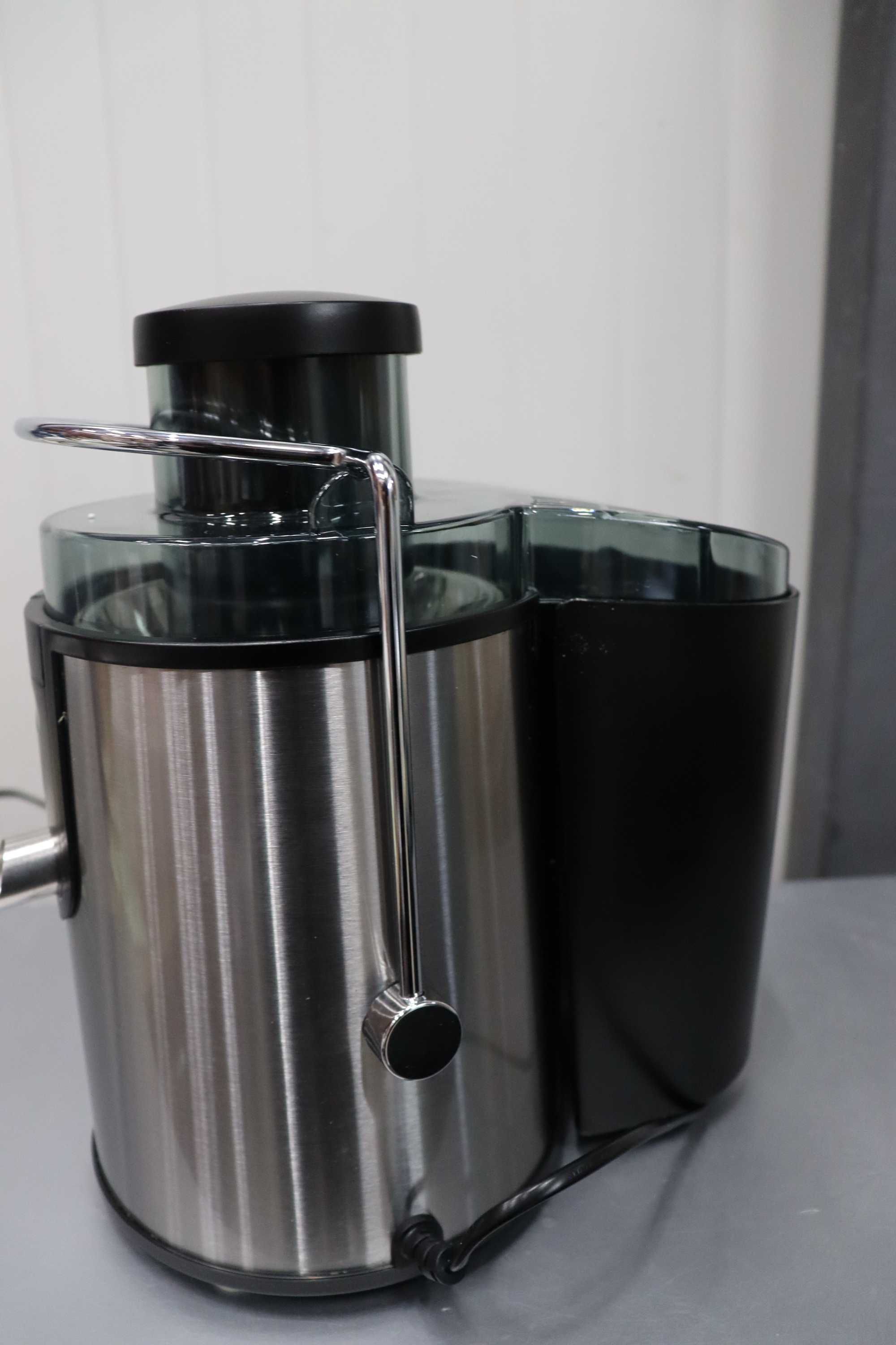 Сокоизстисквачка, SEVERIN, 400W, липсва чашата за сок
