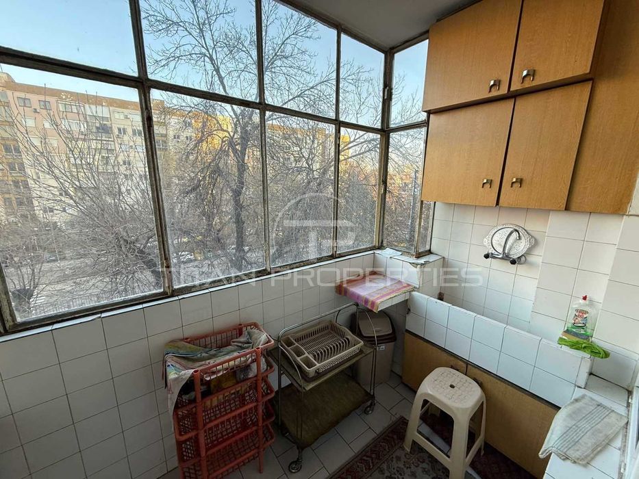 Продава се Тристаен апартамент в Пловдив, Кършияка - 92 кв.м за 2011 €/кв.м - Снимка #9