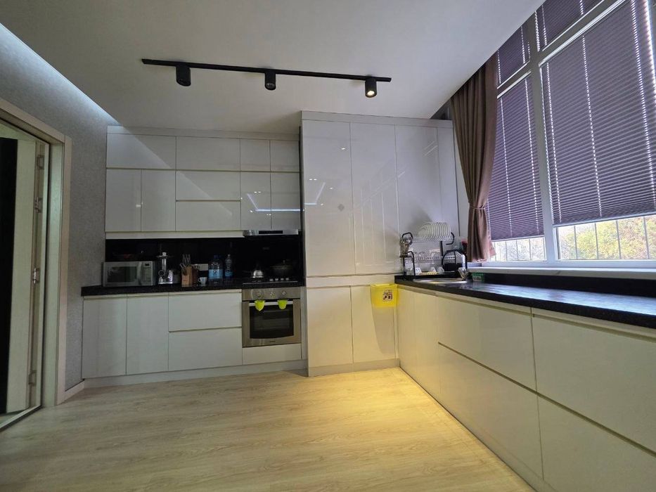 Продается 5ти ком квартира в новостройке, ор-р:автосалон My Way, 151м²