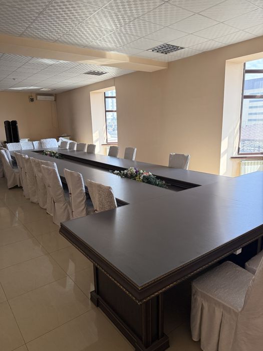 Стол для конференция