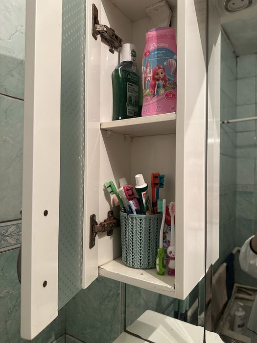 Продам раковину с тумбой