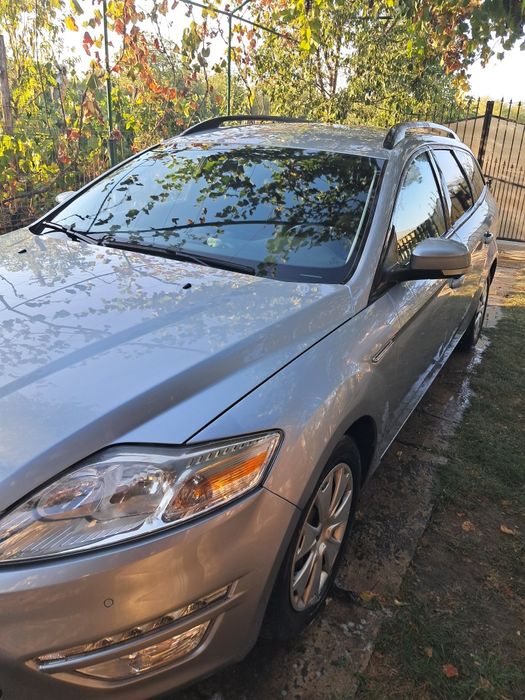 Vând Ford Mondeo