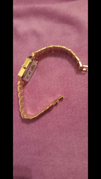 Set ceas de dama cu brățară Love auriu