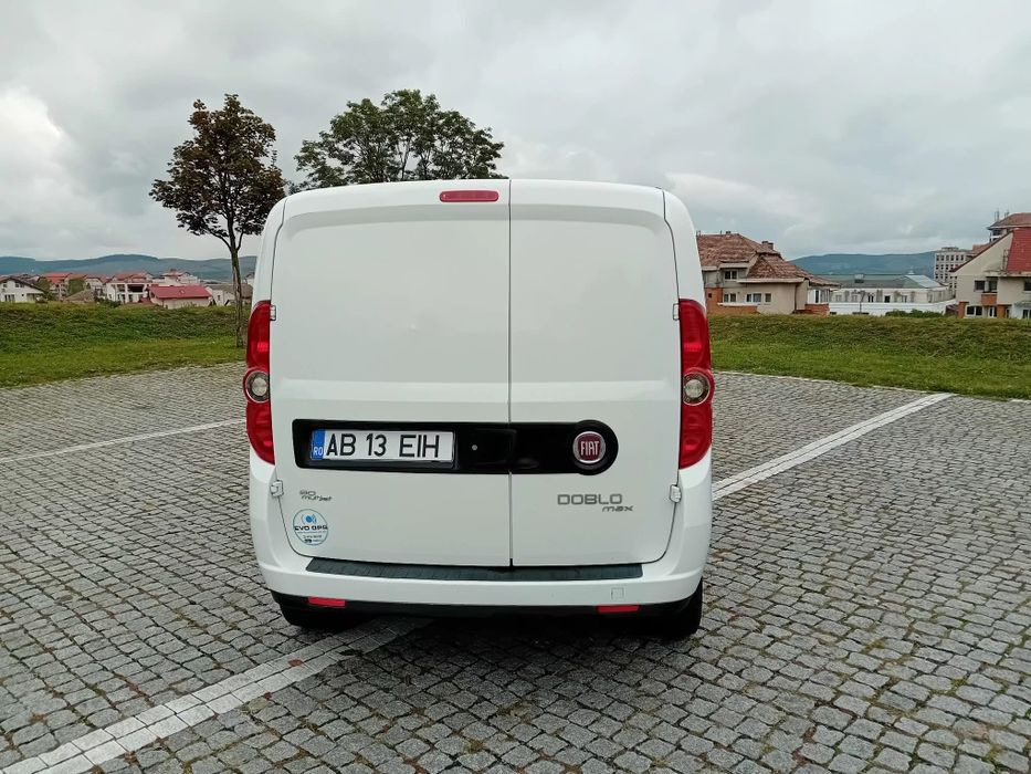 Fiat Doblo 5 locuri și Marfa