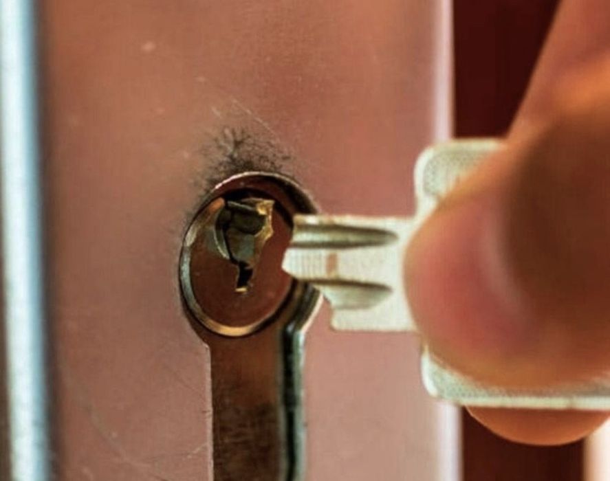 Locksmith 24h/Deblocari Usi non-stop/Reparații