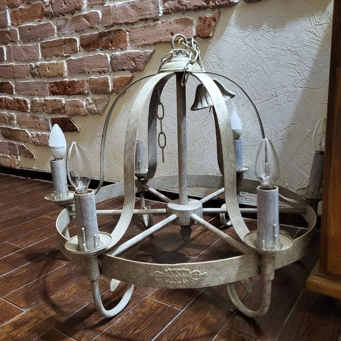 Люстра, винтажная, металическая.