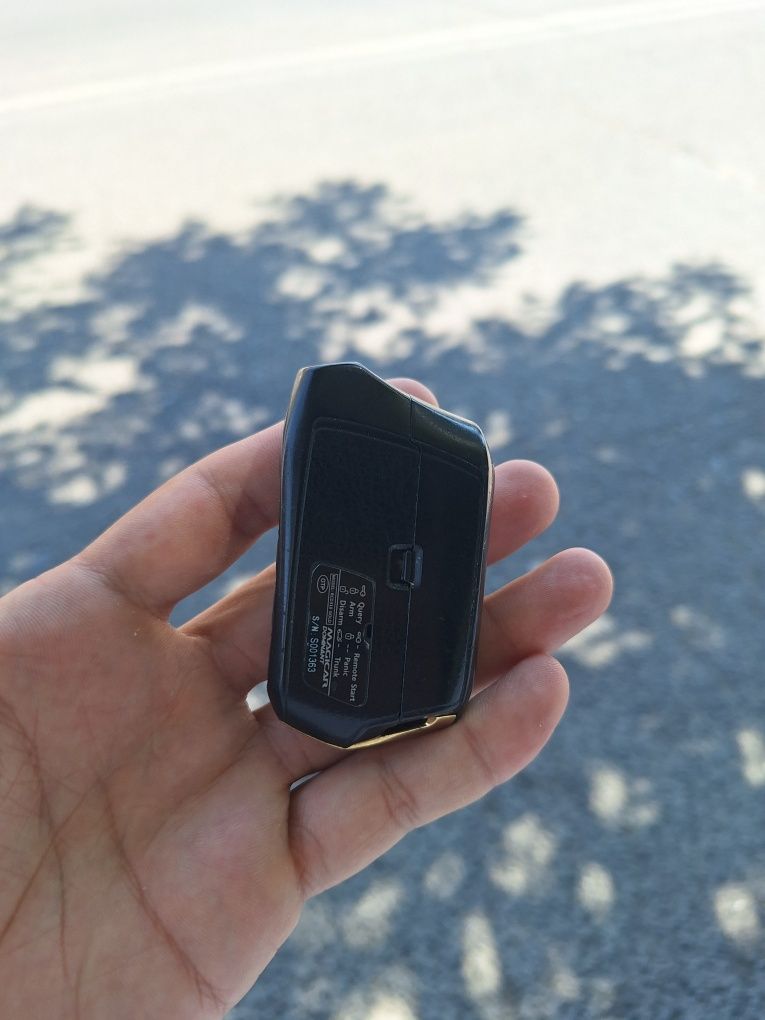 Magicar 906 pult sotiladi