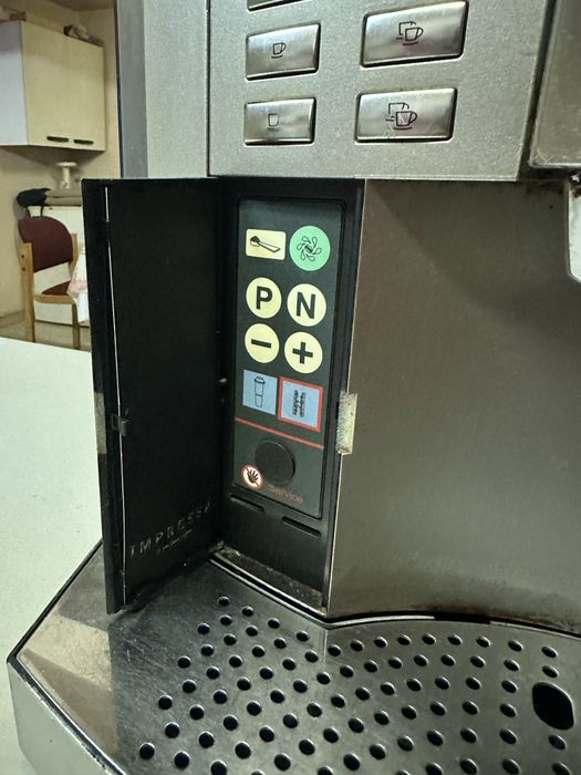 Vand aparat de cafea Jura Impressa s9