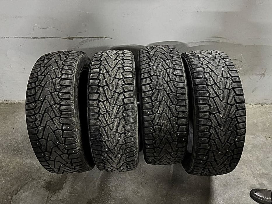 Pirelli Winter Ice Zero 235/55 R20 105T с шипами, резина как новая.