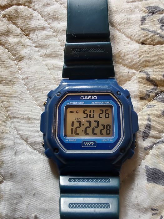 Ceas Casio cu iluminare