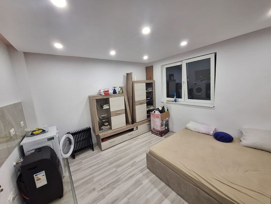 Vând garsoniera in vulcan