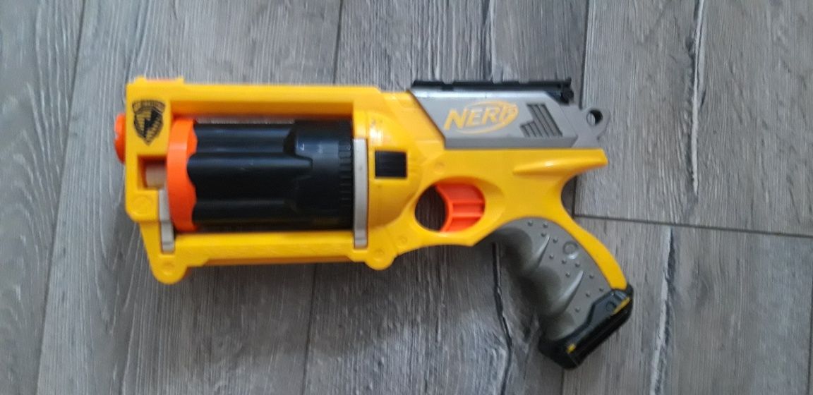 Nerf original aproape noi