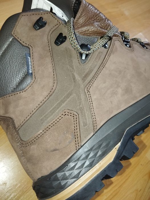 Vând Ghete-Bocanci Drumeți piele intoarsa