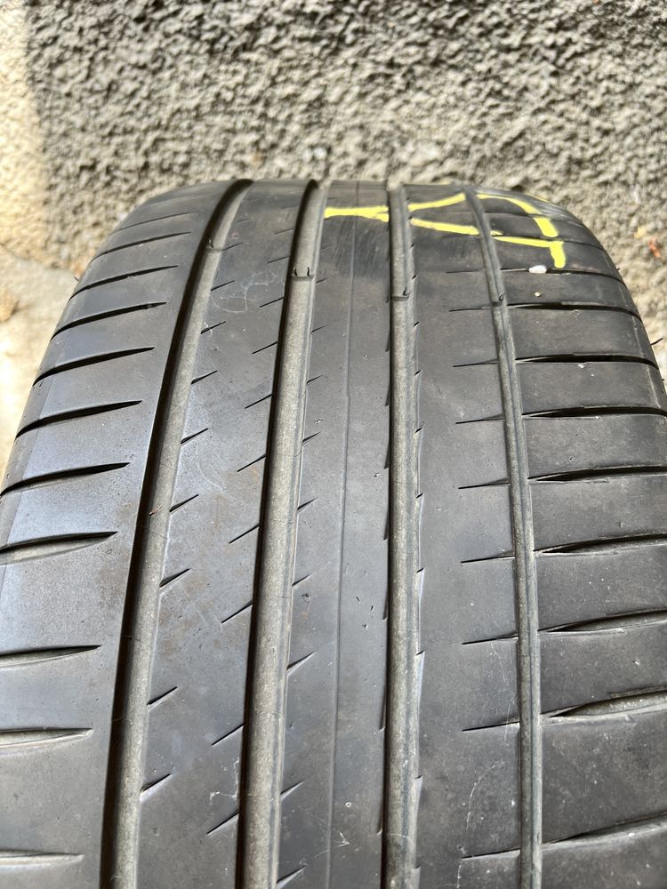 Set anvelope R19 225/45 si 255/40 Michelin