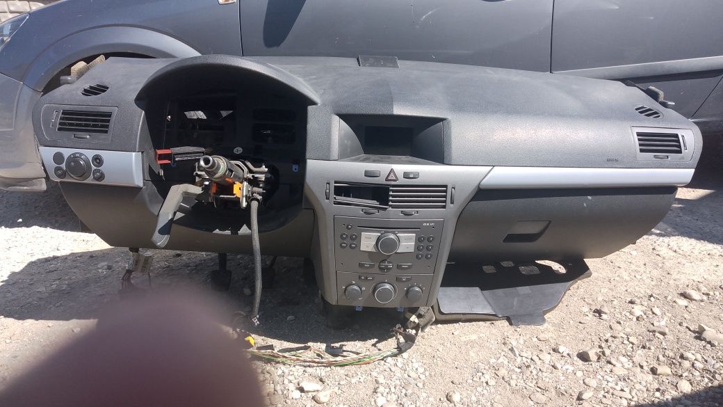 Piese auto Opel Astra h 1.7 uși stopuri scaune plastice