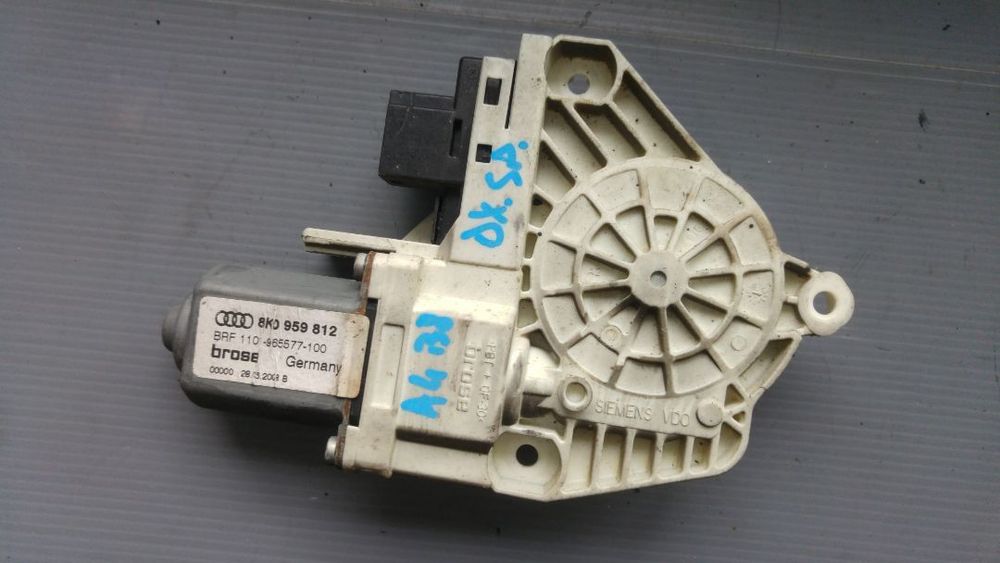 motoras macara dreapta spate audi a4 b8 8k0959812