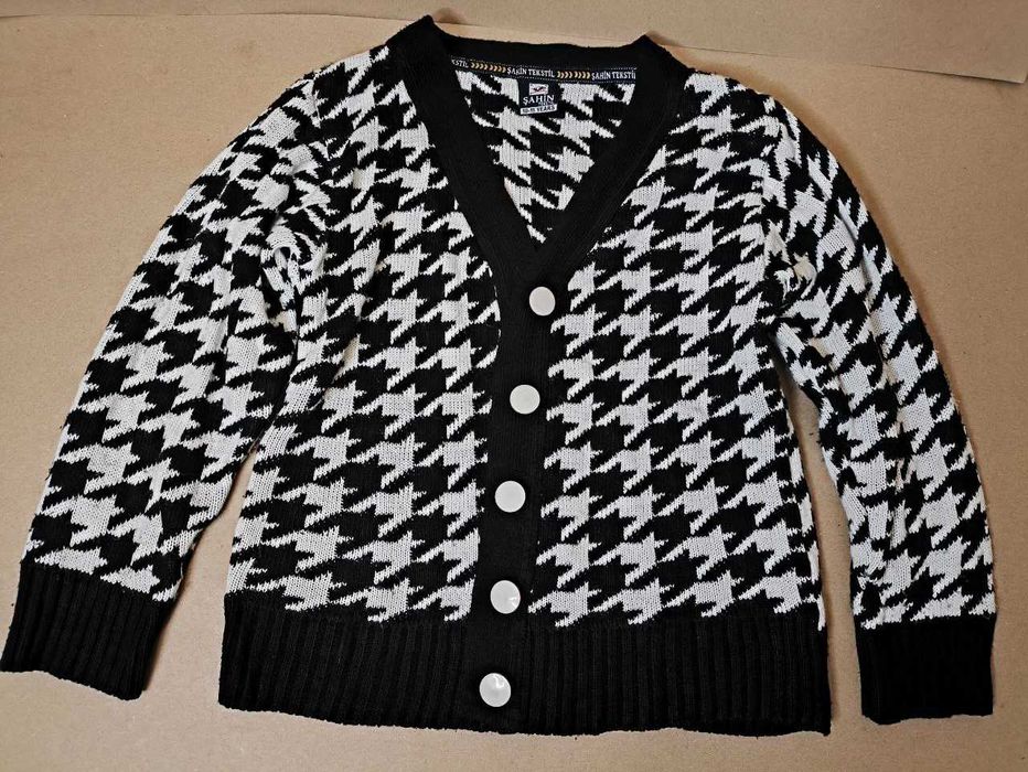 Теплая кофта для девочки 10–11 лет (в школу, осень/зима/весна)