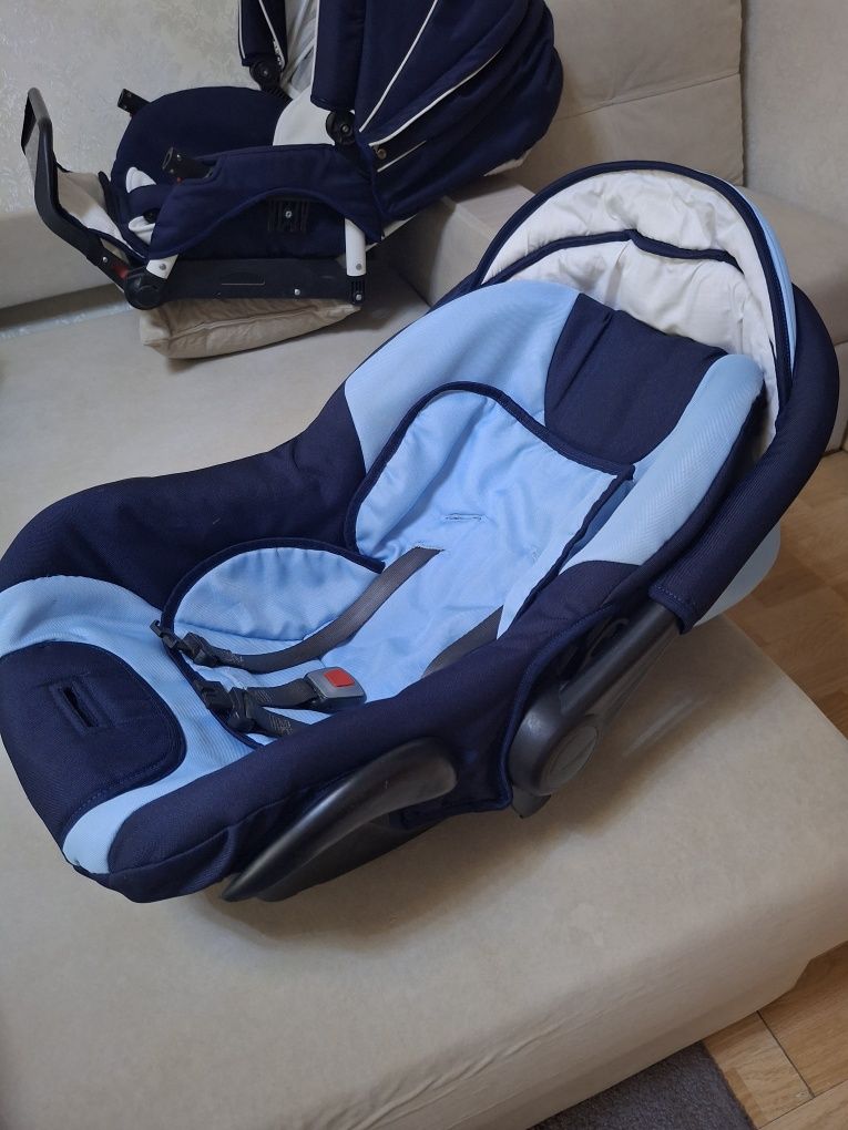 Продам коляску детскую,3 в одном