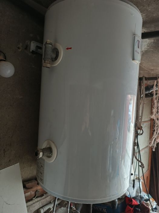 Бойлер със серпентина Теси 80л