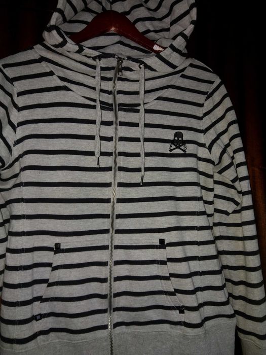 Дамско-юношески пуловери и суйчери