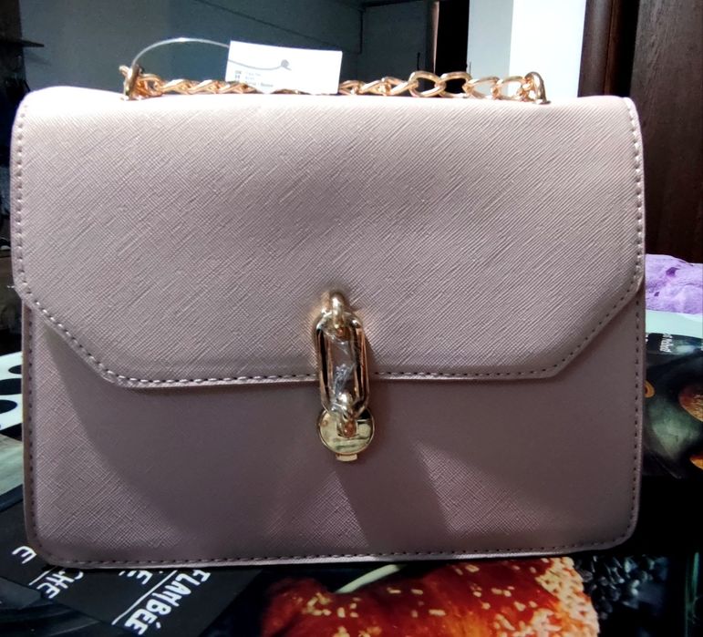 Vând geanta mica de ocazie