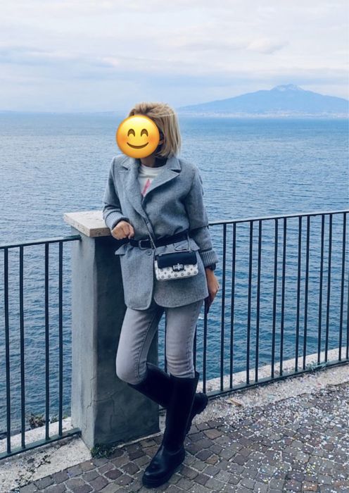 Вълнен блейзър в светло сиво