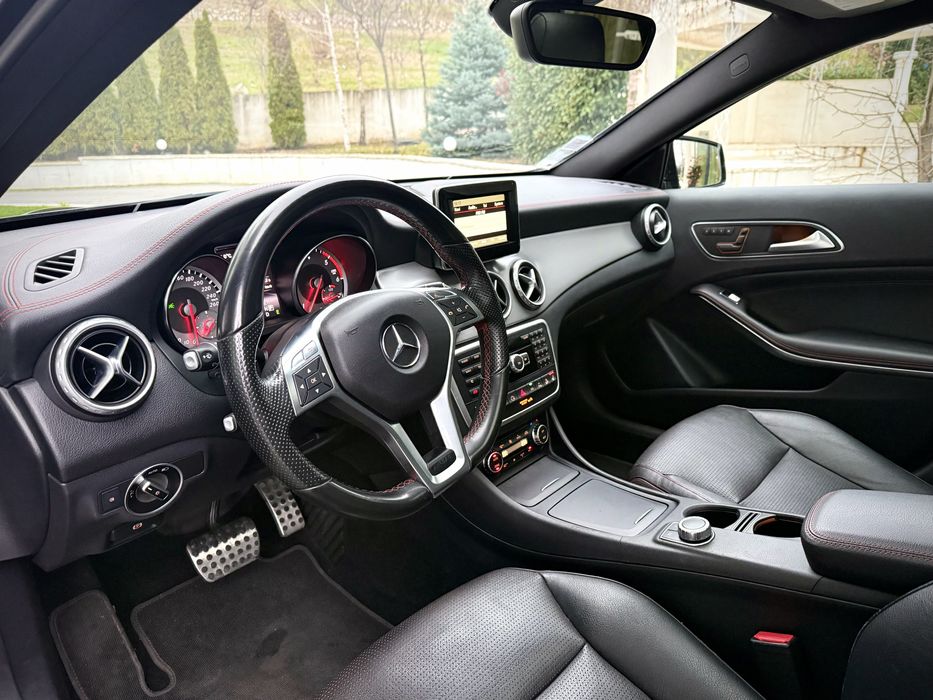 Mercedes Benz GLA 220D 4matic (AMG PACKET)