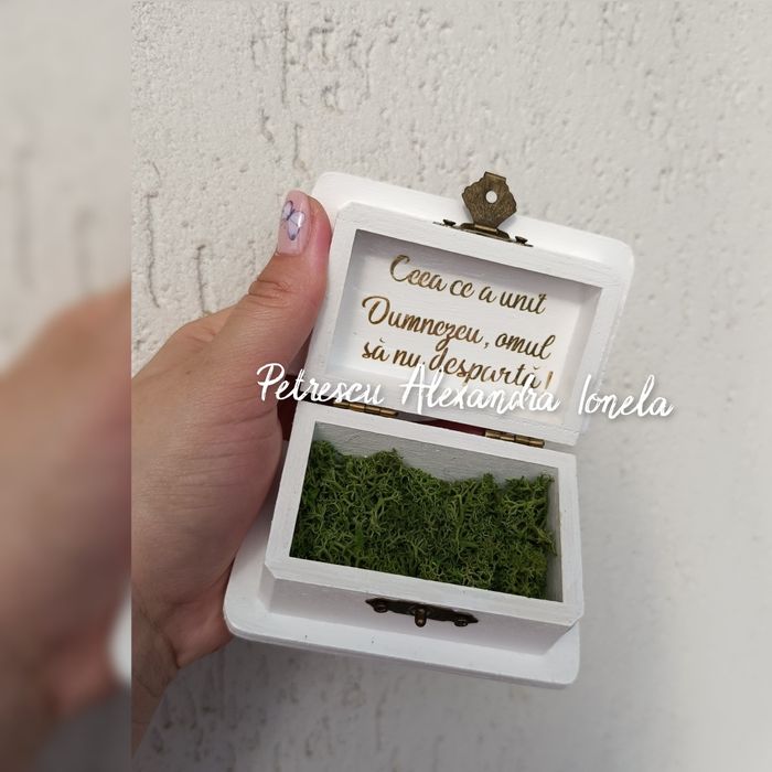 Cutie personalizata pentru verighete