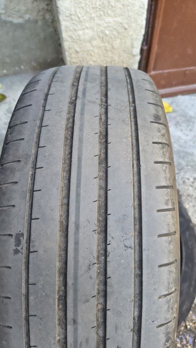 Vând cauciucuri Good Year Eagle 225 45 19 vară. 400 lei - 4 bucăți.