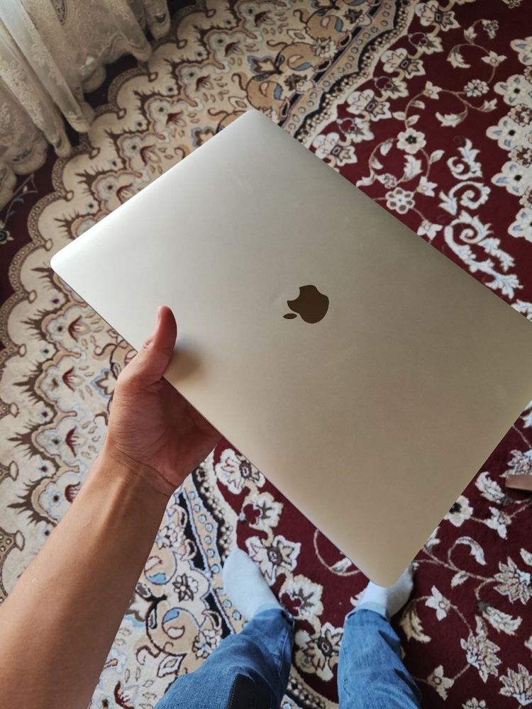 Macbook pro 15 inch 2018