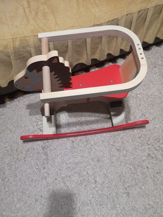 Căluț din lemn pentru copii