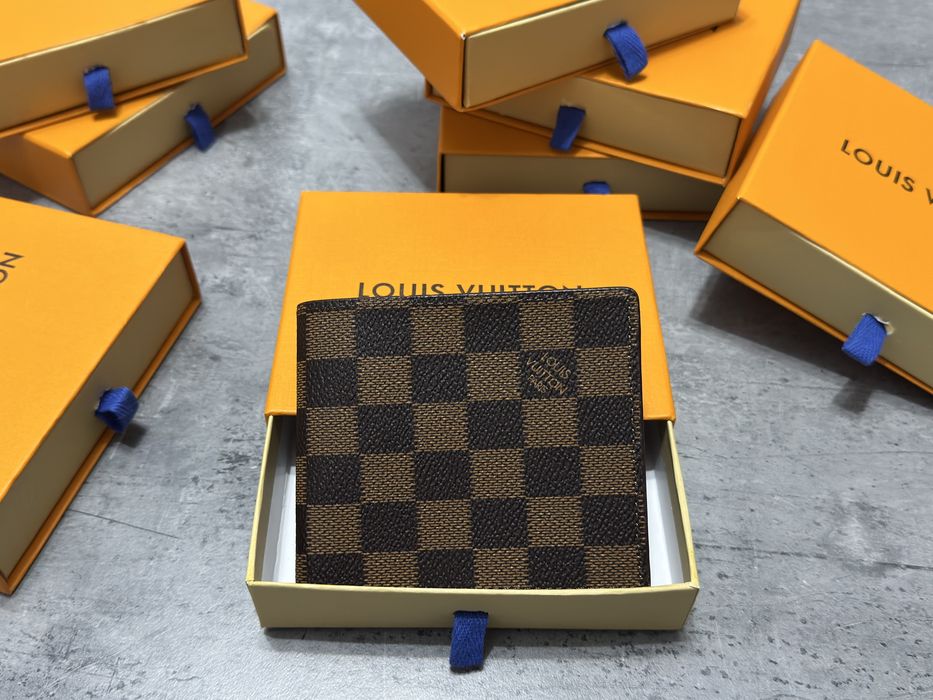 Portofele Louis Vuitton din piele