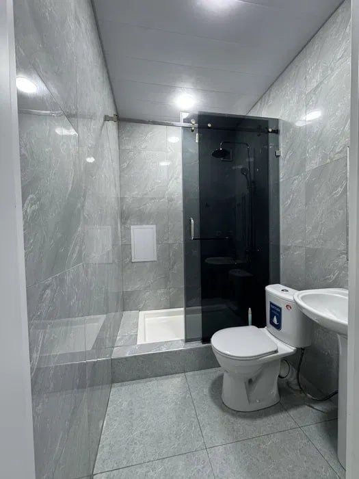 Сдается офис метро БИЙ, Максим горький Сайрам, отличная проходимость!