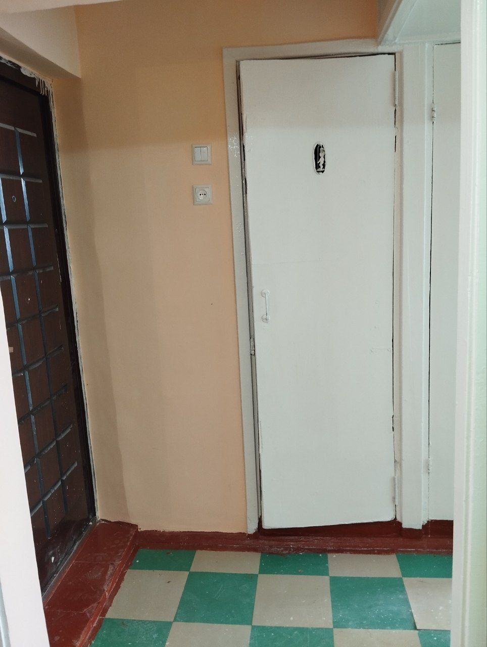Navoiy shahrida 2 xona uymiz sotiladi arzon narxda