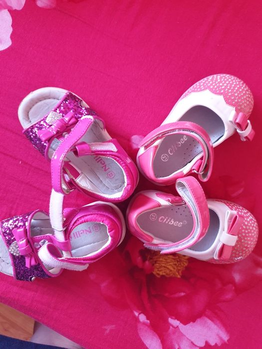 Rochita si incaltari de ocazie 2ani