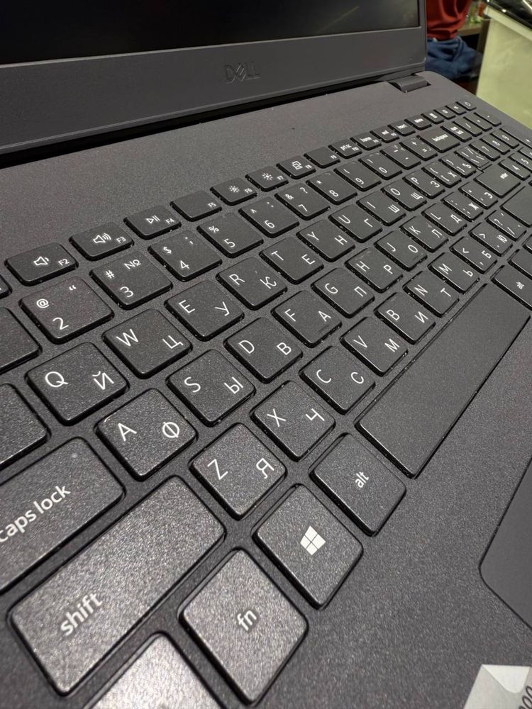 Dell Inspirion i3-10065G7/4/128SSD nvme