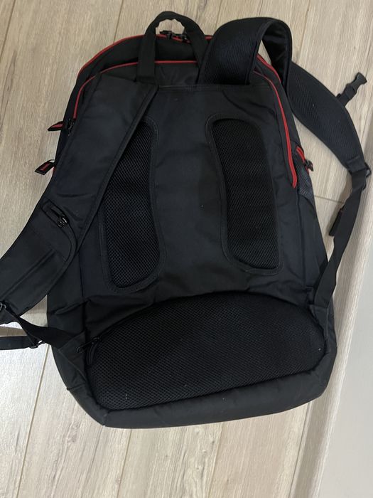 Раница 17” ASUS, подходяща за път, лаптоп и училище