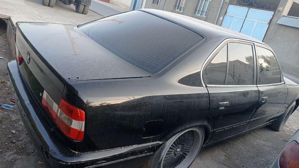 BMW e34 520 kuzov motor yo'q. korobka bor
