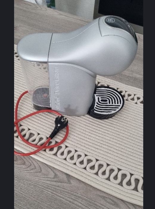Nescafe dolce gusto digital + suport pastile cu pastile