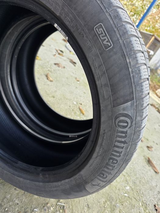 De vânzare anvelope iarna Continental 225 55 r19