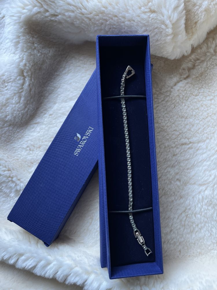 Оригинален Swarovski black crystal tennis braclet