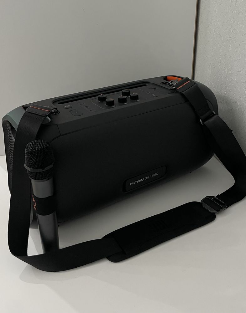 Колонка JBL PartyBox On-The-Go