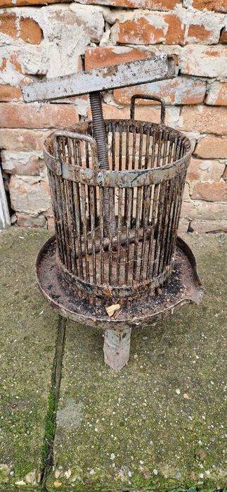 Vând presă de ceară