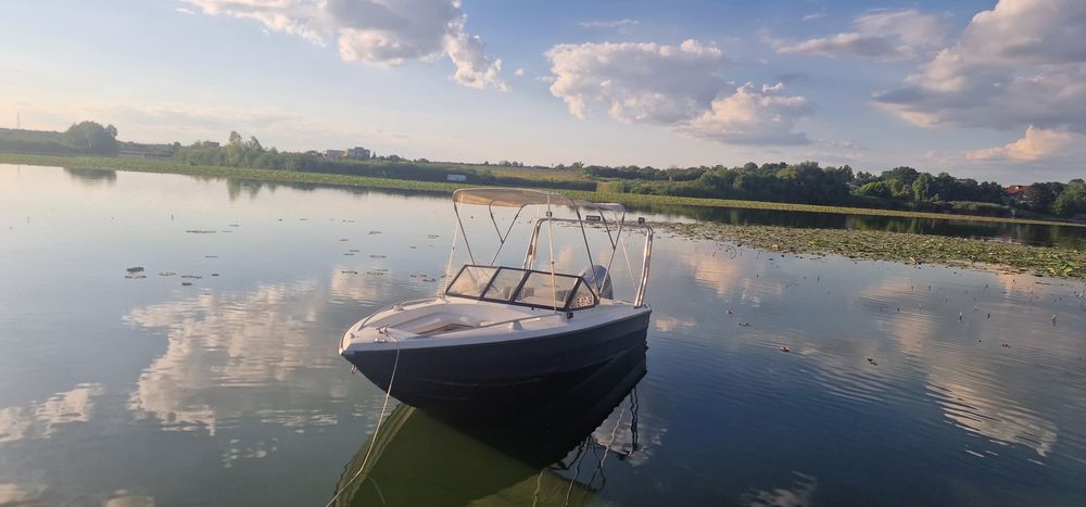 Barcă de agrement Cigala & Bertinni cu Motor Honda 130CP injectie