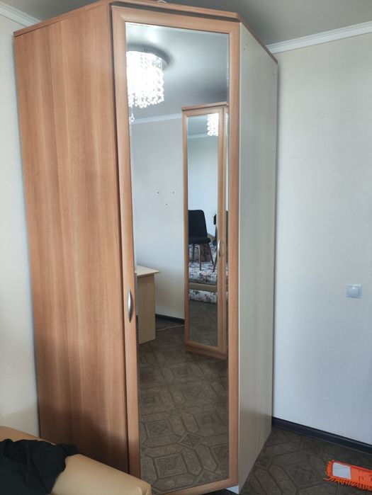 шкаф 45000, стол в подарок