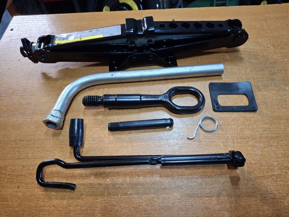 Cric cheie roti Audi A3 S3 8V 2012+