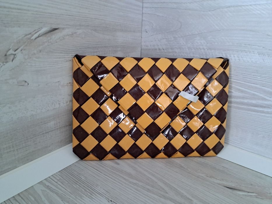 Plic/poseta din hartie de revista