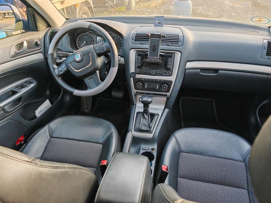 Vând skoda octavia 2 facelift 1.6 diesel 2013